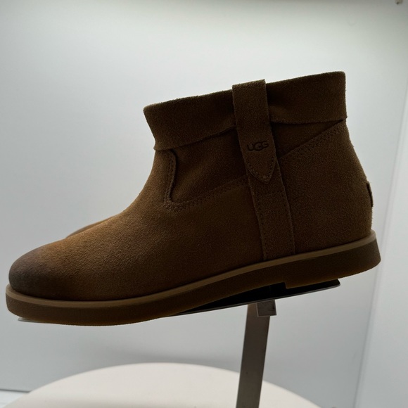 UGG Women's Josefene Cuff Fashion Boot brand New - Picture 3 of 9